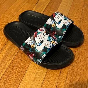Nike slides size 9 30% off bundles